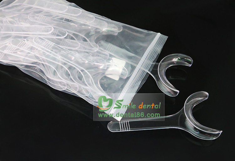 Cheek Retractor